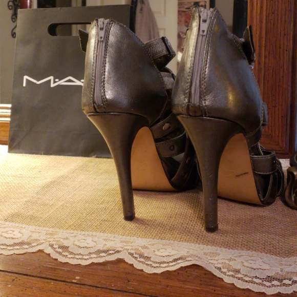 Metallic pumps - Picture 3 of 3